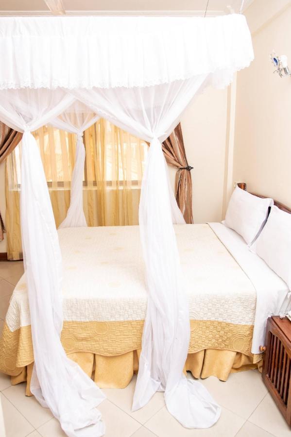 Briston Hotel Аруша Екстер'єр фото