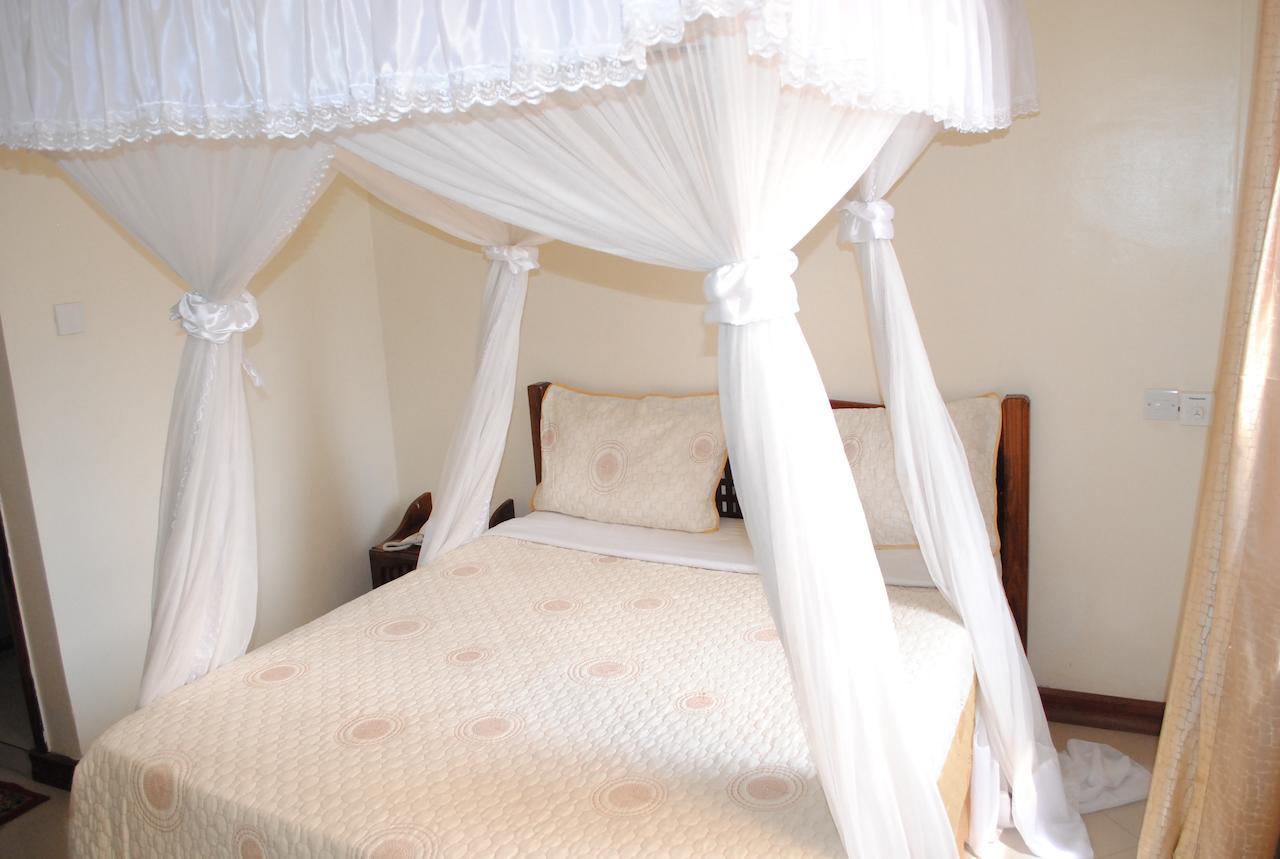 Briston Hotel Аруша Екстер'єр фото